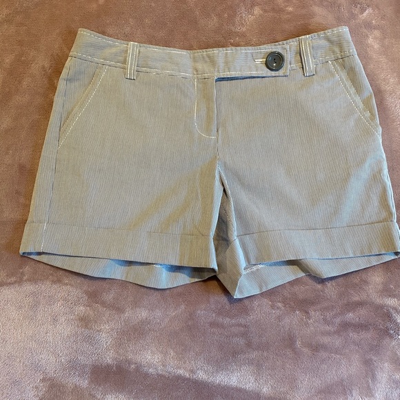 The Limited Drew fit shorts size 10 - Picture 1 of 4